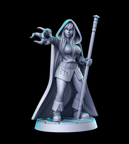 HeroQuest female Mage - Miniatures Unpainted 32mm Dungeons and Dragons