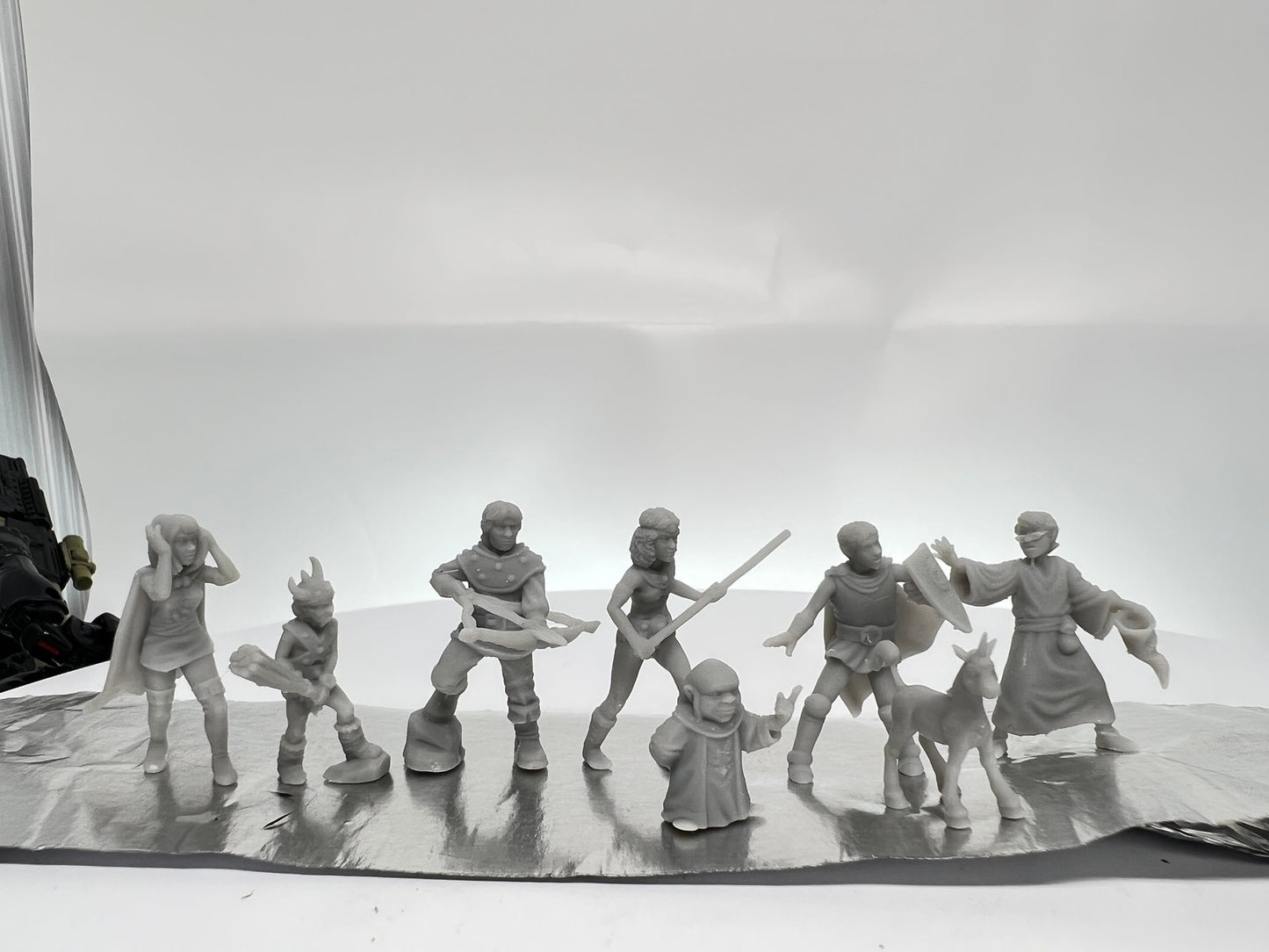 DnD Cartoon Show Miniatures venger Unpainted 28mm or 32mm Dungeons and Dragons