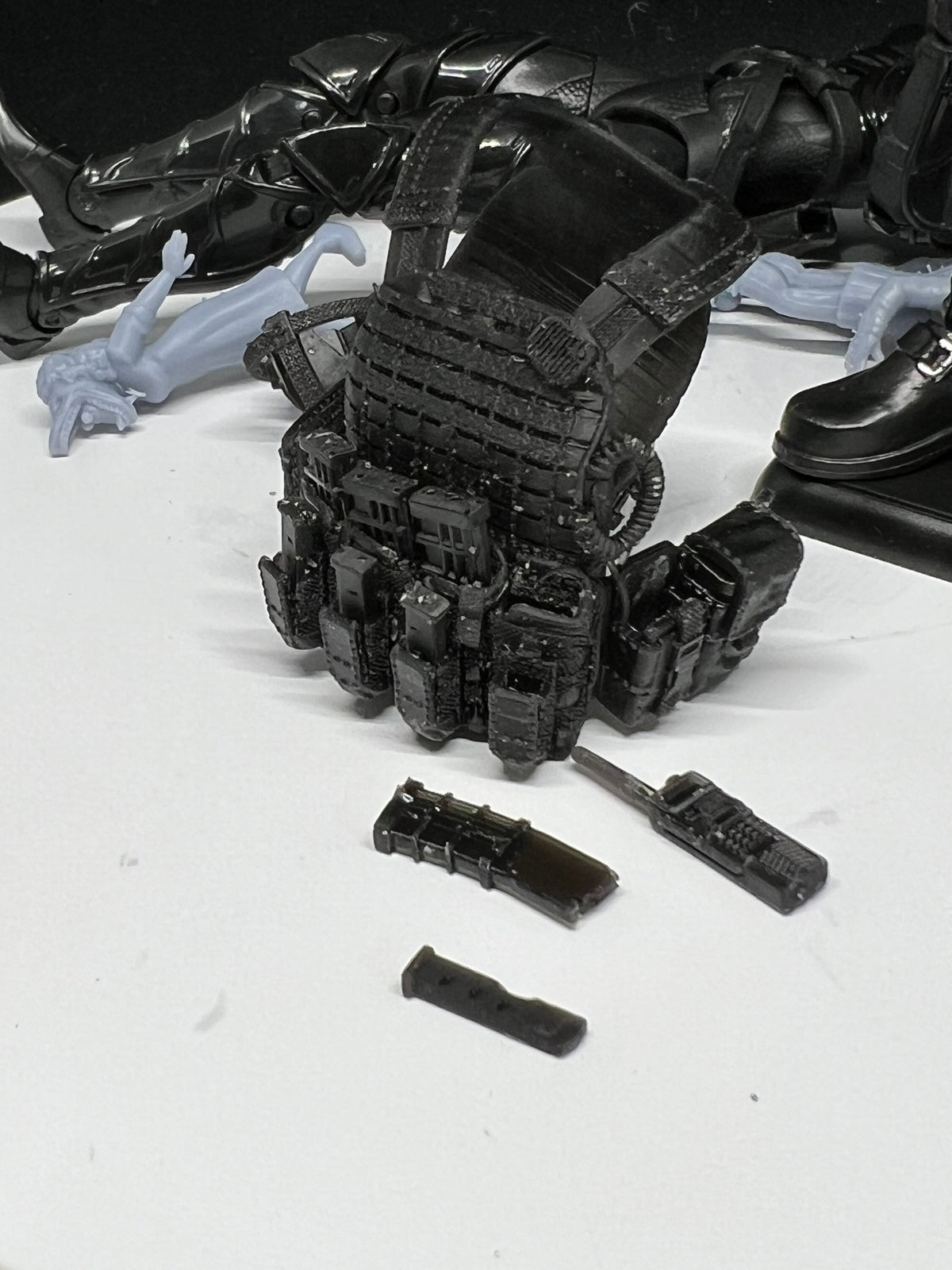 1/12 Scale Tactical Plate Carrier with Mag Pouches: Action Figure Accessory