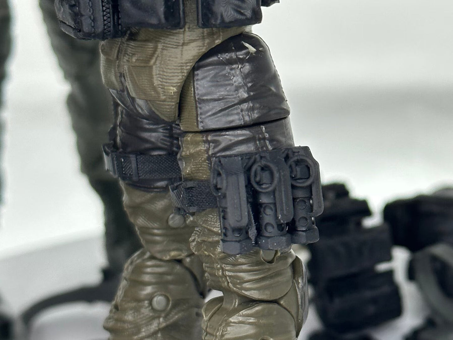 Grenade leg holder GI Joe Classified 1/12 scale unpainted modern ninja mezco le