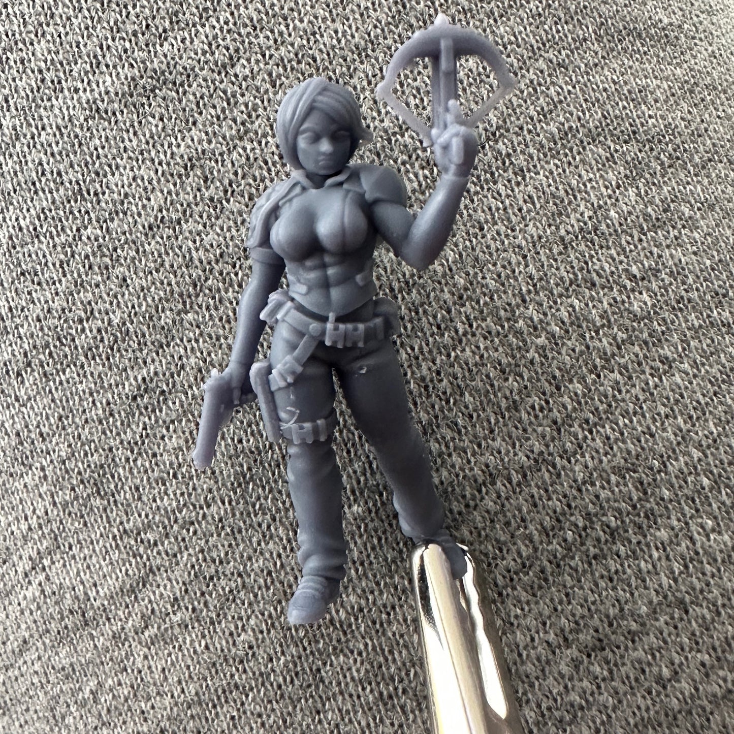 crossbow girl - 35mm Scale DnD Miniature | Dungeons and Dragons | RN Estudio |