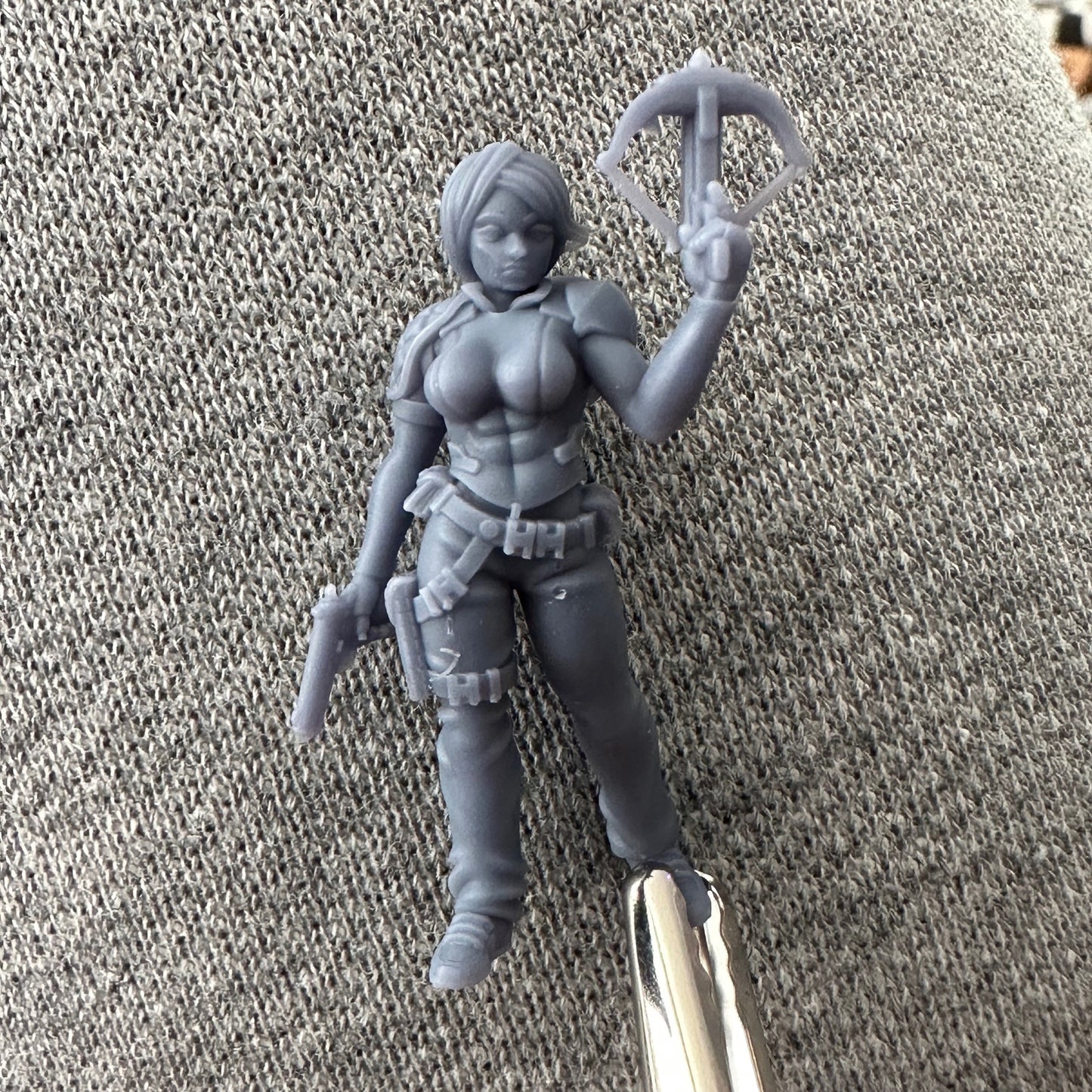 crossbow girl - 35mm Scale DnD Miniature | Dungeons and Dragons | RN Estudio |