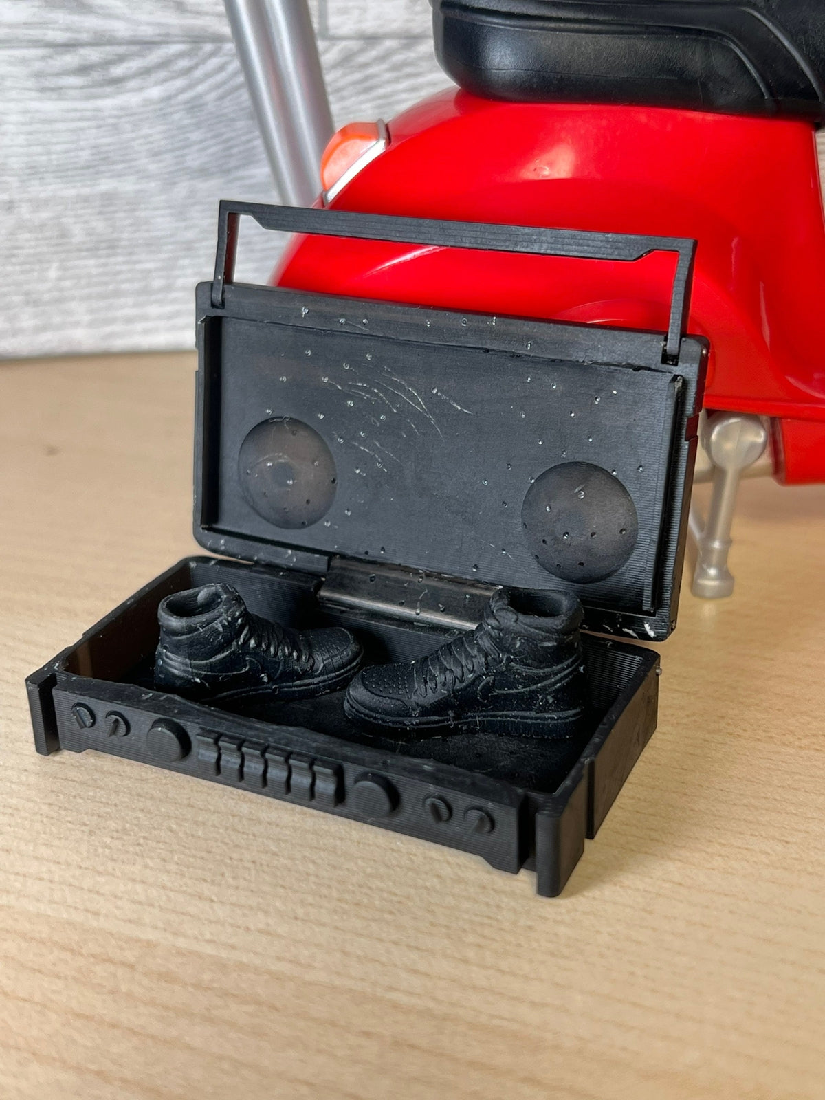 1/12 mini retro boombox suitcase for Action figures, GI Joe, marvel legends, bl